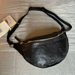 NWT Campomaggi Classic Belt Bag in Nero